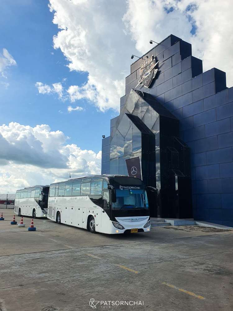 Mercedes-Benz เช่ารถบัส